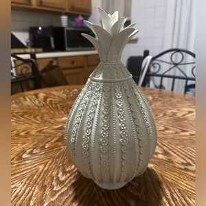 Elegant  Pineapple Decor